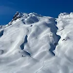 Arlberg Lodge *