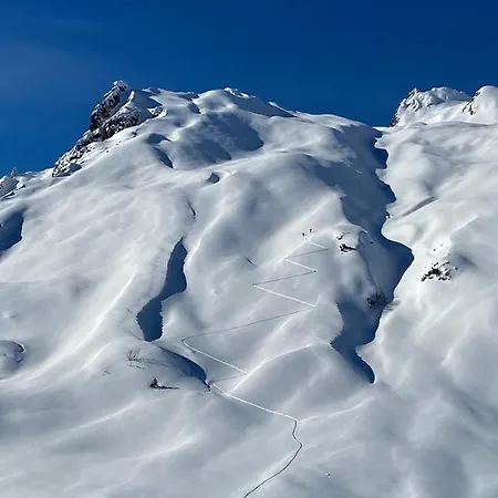 Arlberg Lodge *